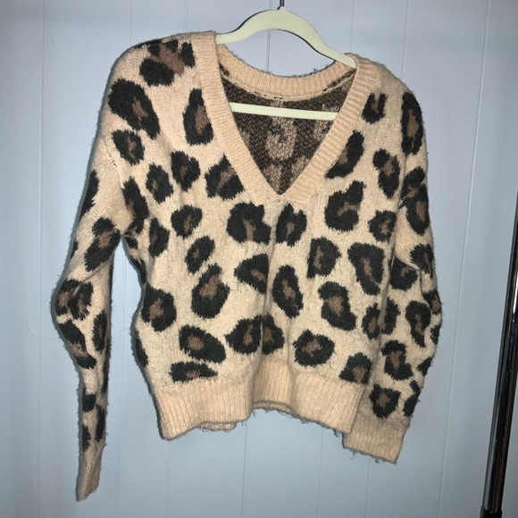 Pink Victoria's Secret leopard print Sweater Sz XS V back Cropped  reversible - Picture 2 of 4